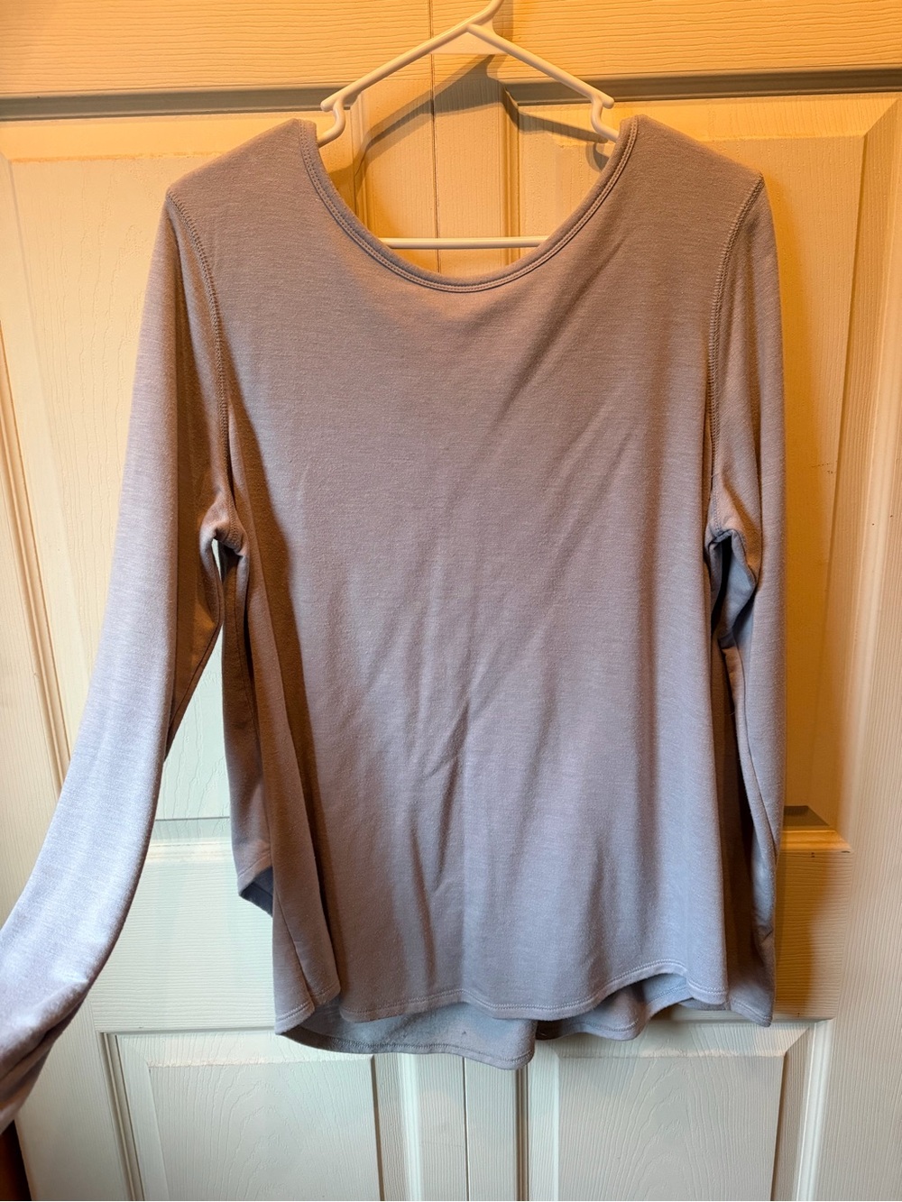 Old Navy Actube Women’s Long Sleeve Open Back Top in Grey